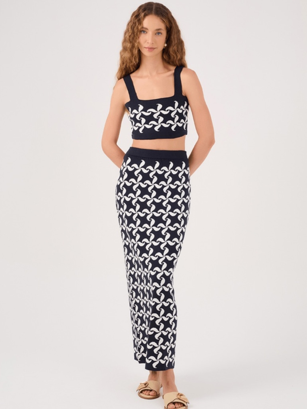 Dress to Brazil two-piece knit set featuring a bold "catavento" pattern